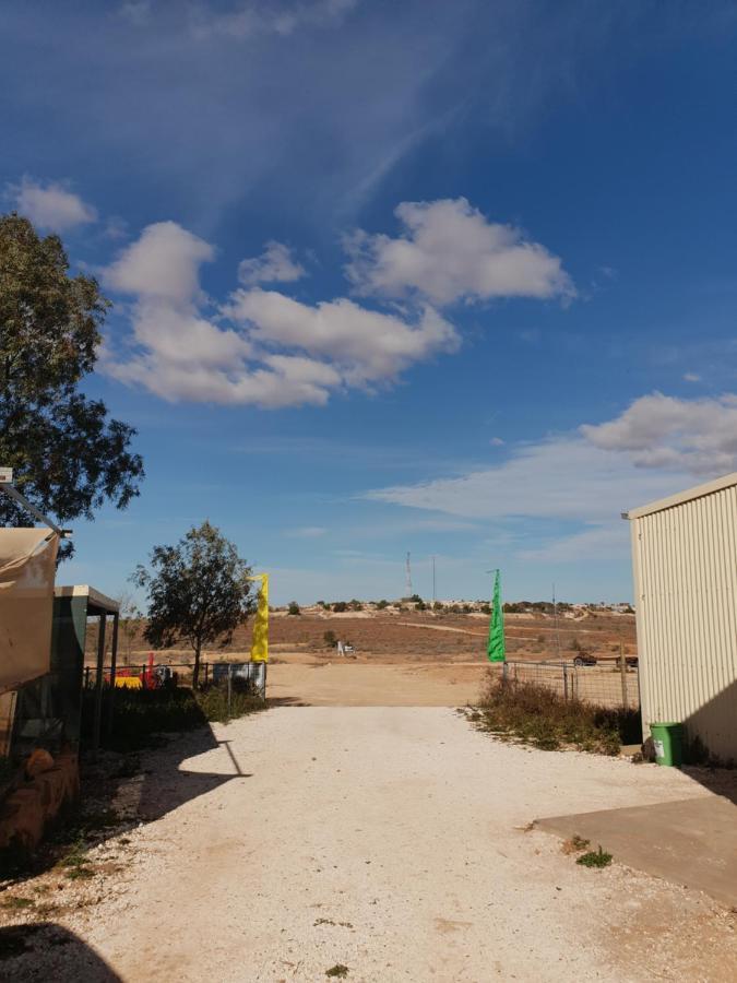 Fossickers Den Dugout Accommodation White Cliffs 外观 照片