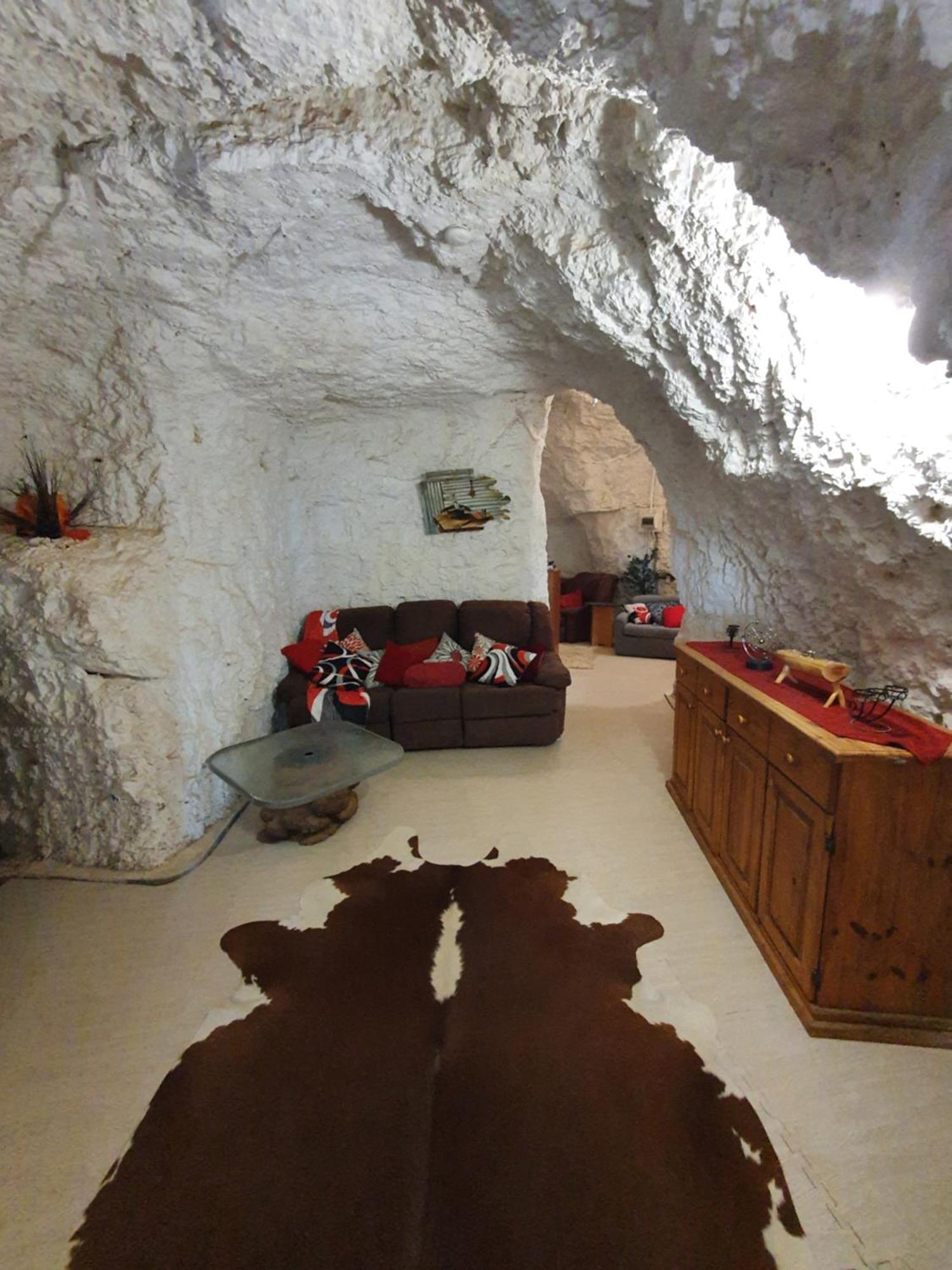 Fossickers Den Dugout Accommodation White Cliffs 外观 照片